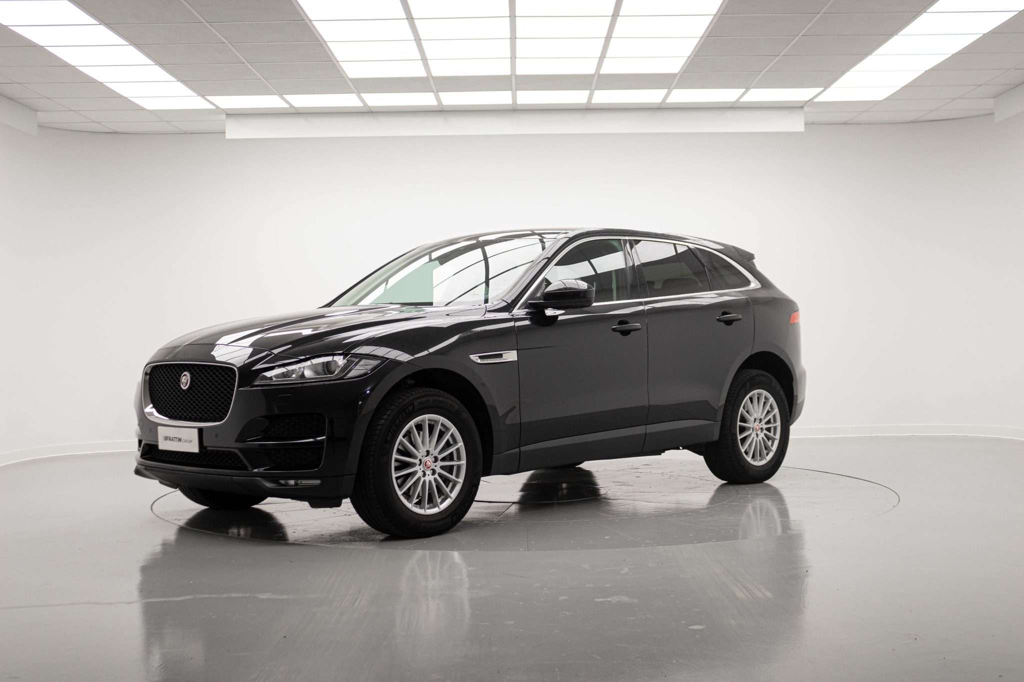 jaguar_fpace-20-d-180-cv-awd-aut-prestige_244707_0001