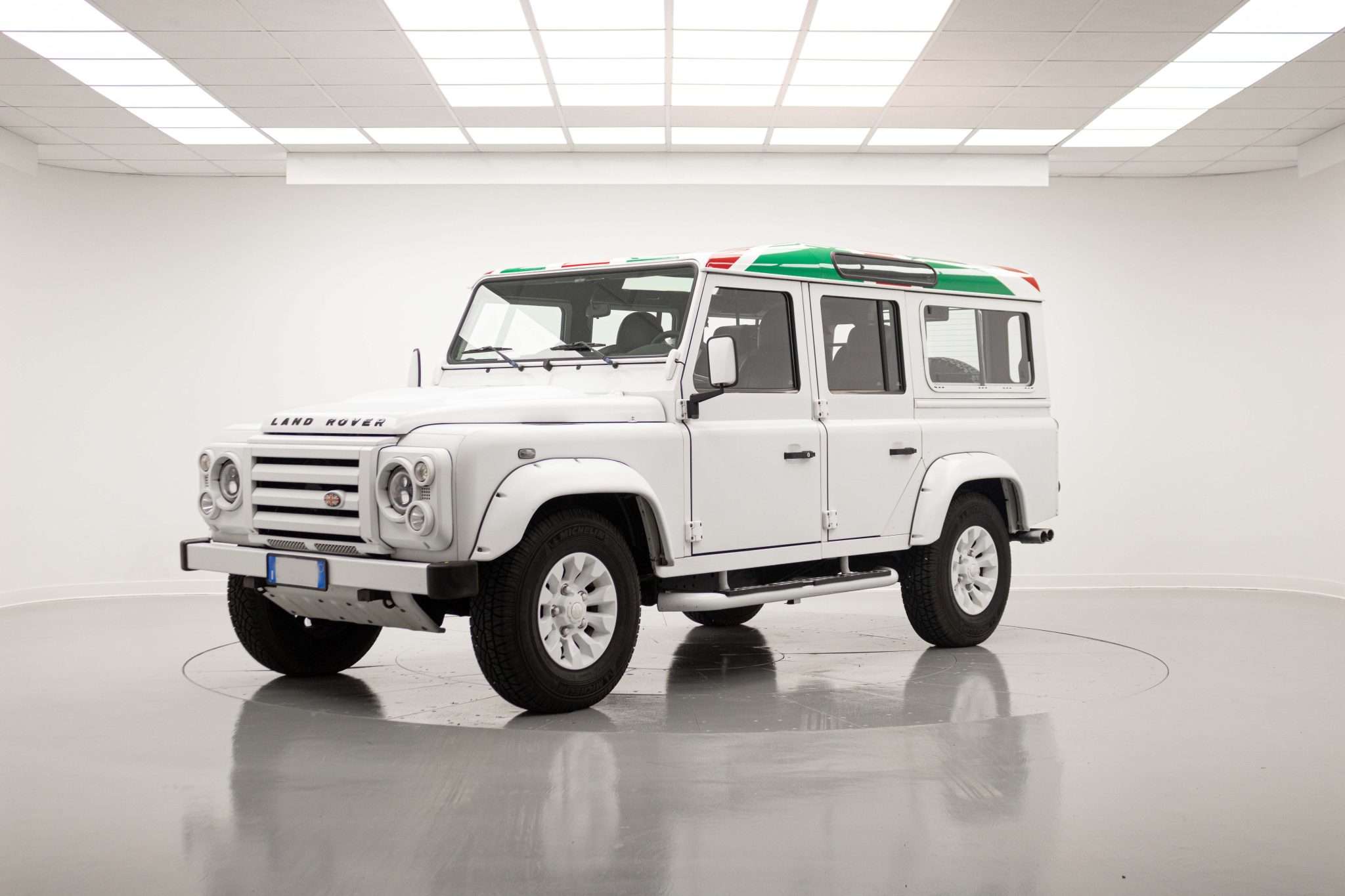 land-rover_defender-110-24-td4-hard-top-se-n1_245984_0001