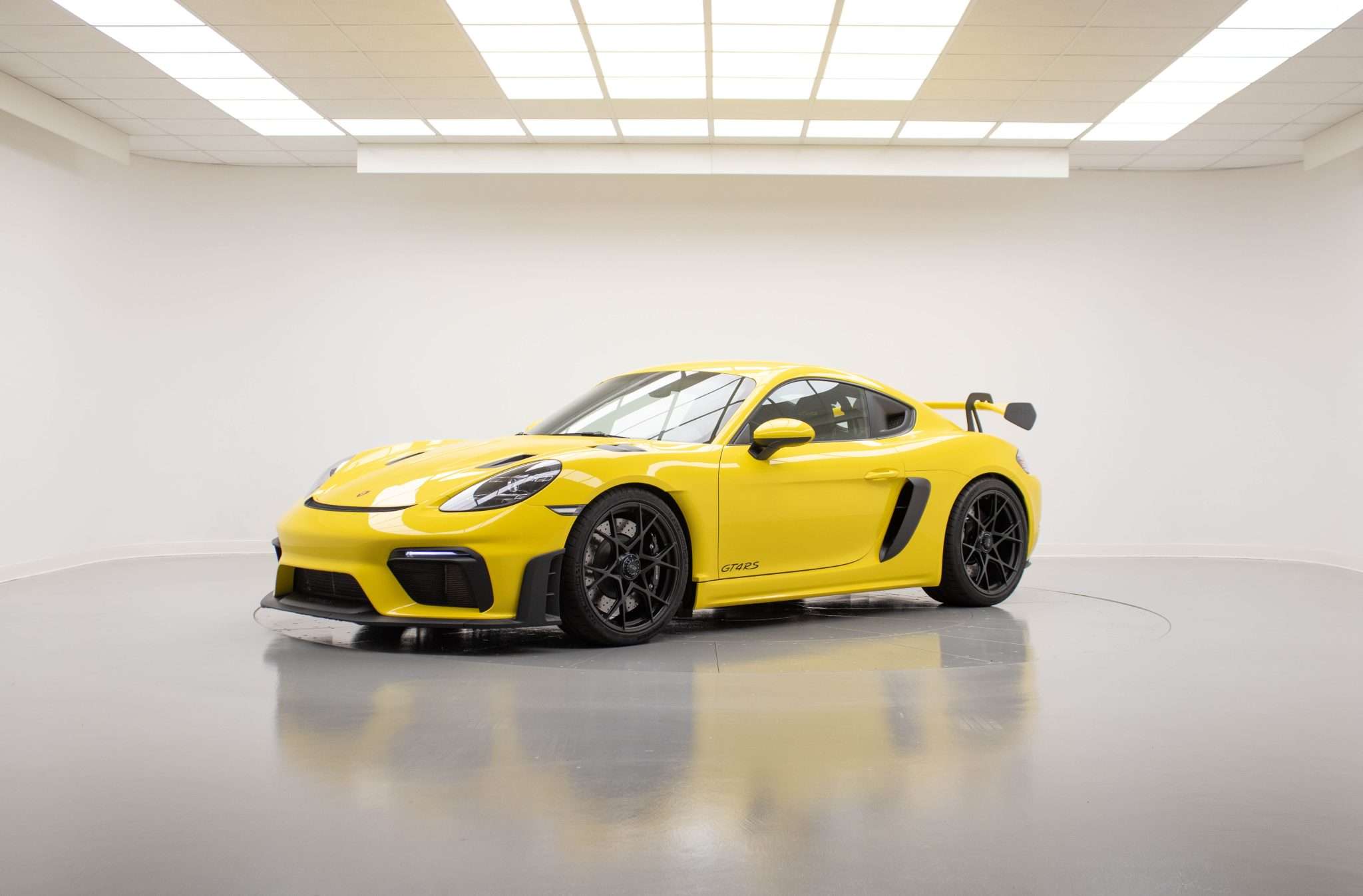 porsche_718-cayman-40-gt4-rs_250456_0001