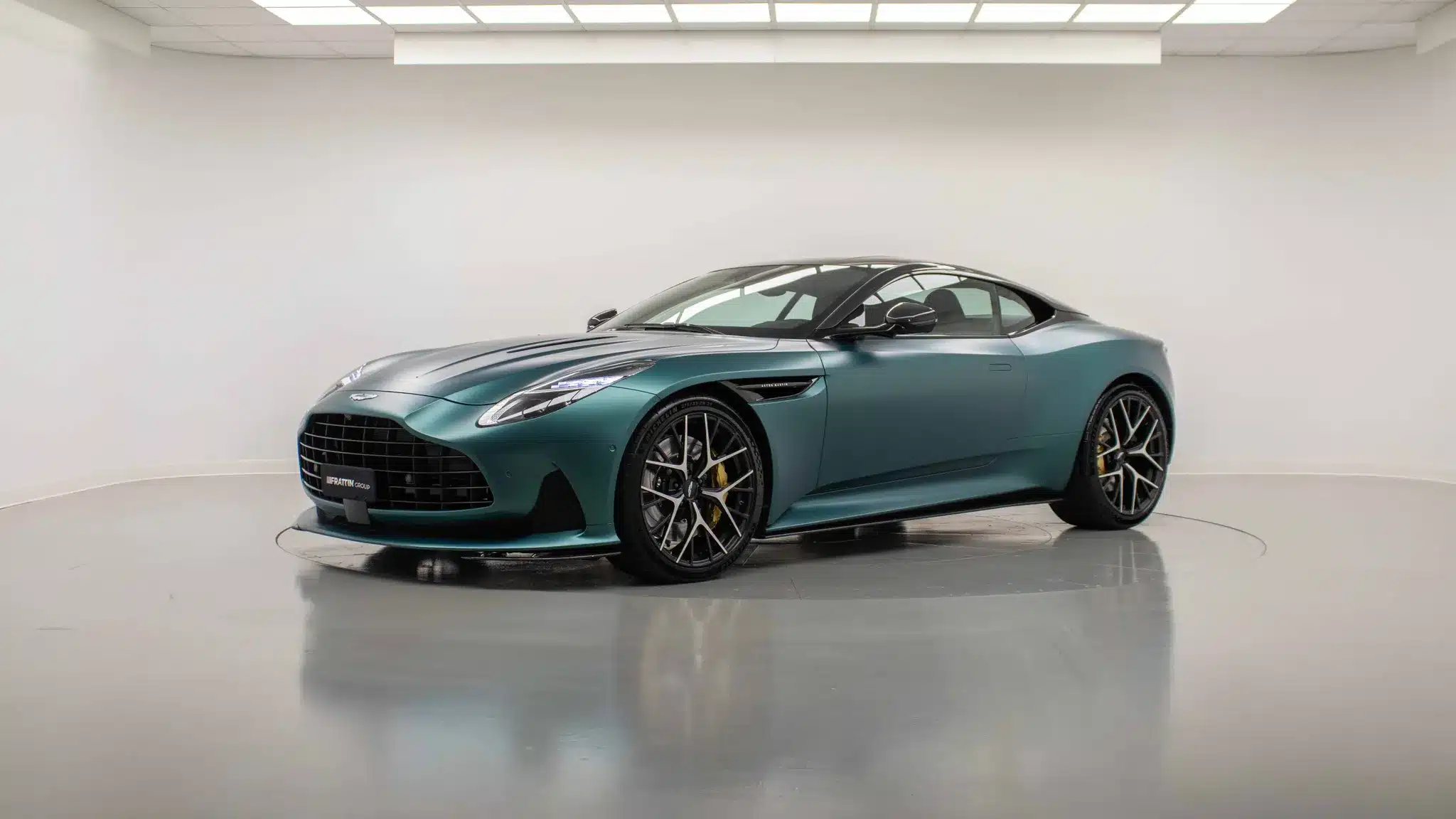 articolo blog Aston Martin DB12 usata img