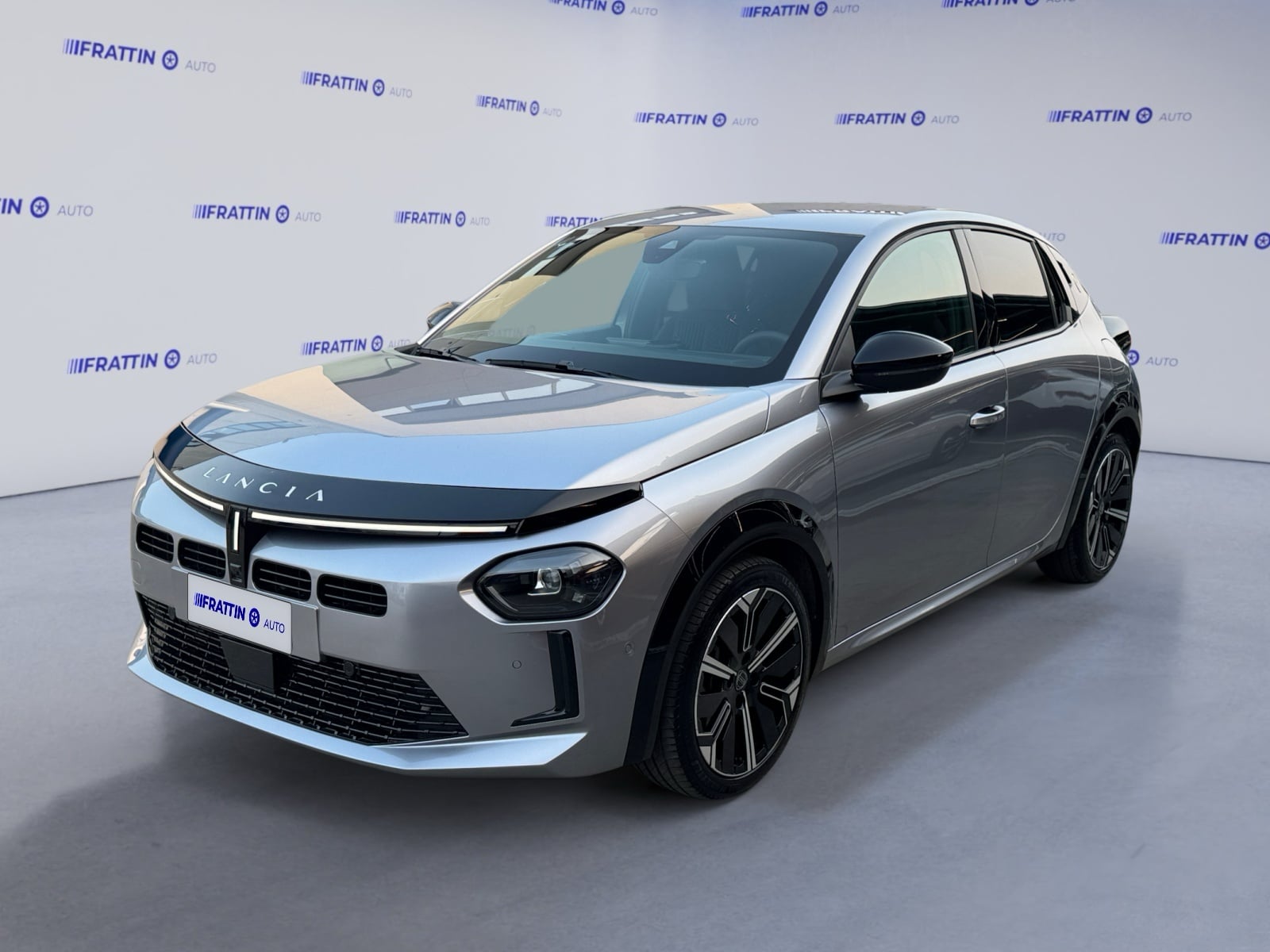 lancia_ypsilon-hybrid-edct-lx_263176_0001