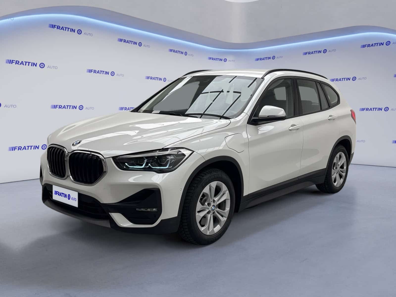 bmw_x1-xdrive25e-business-advantage_264342_0001