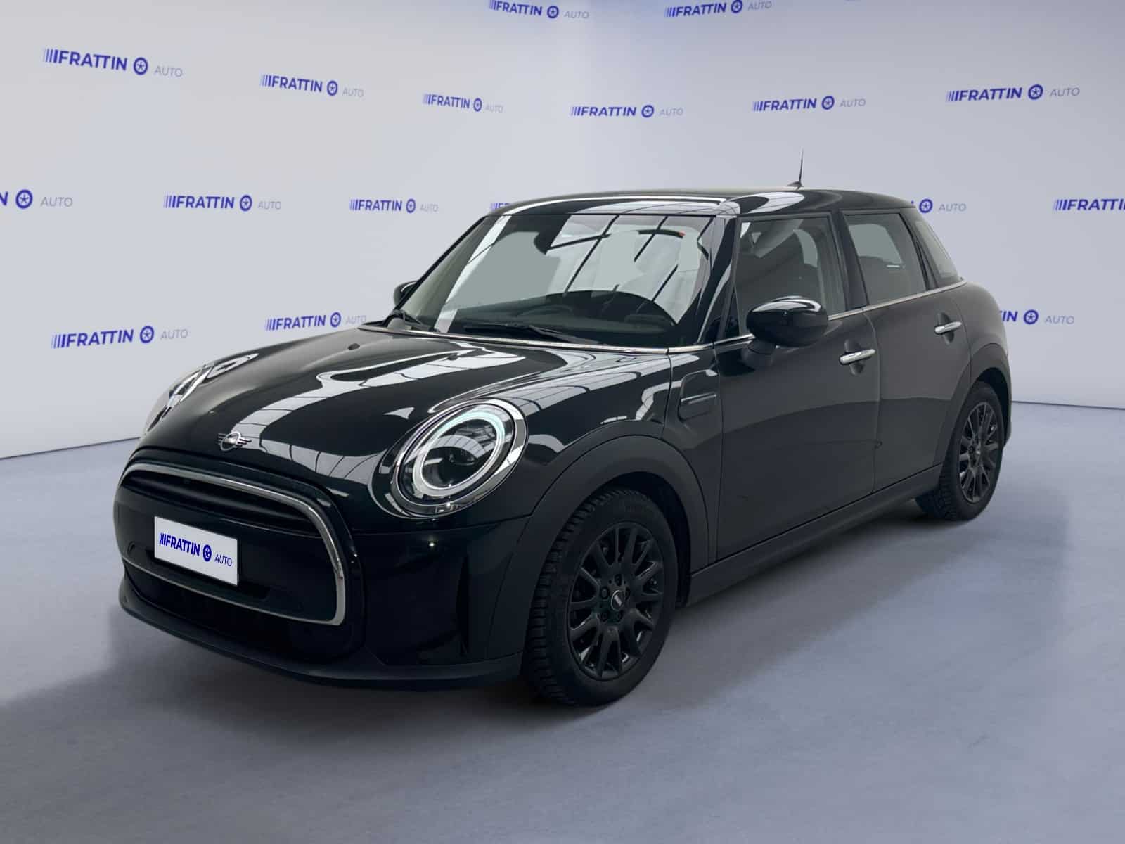 mini_mini-15-cooper-classic-5-porte_264508_0001-1