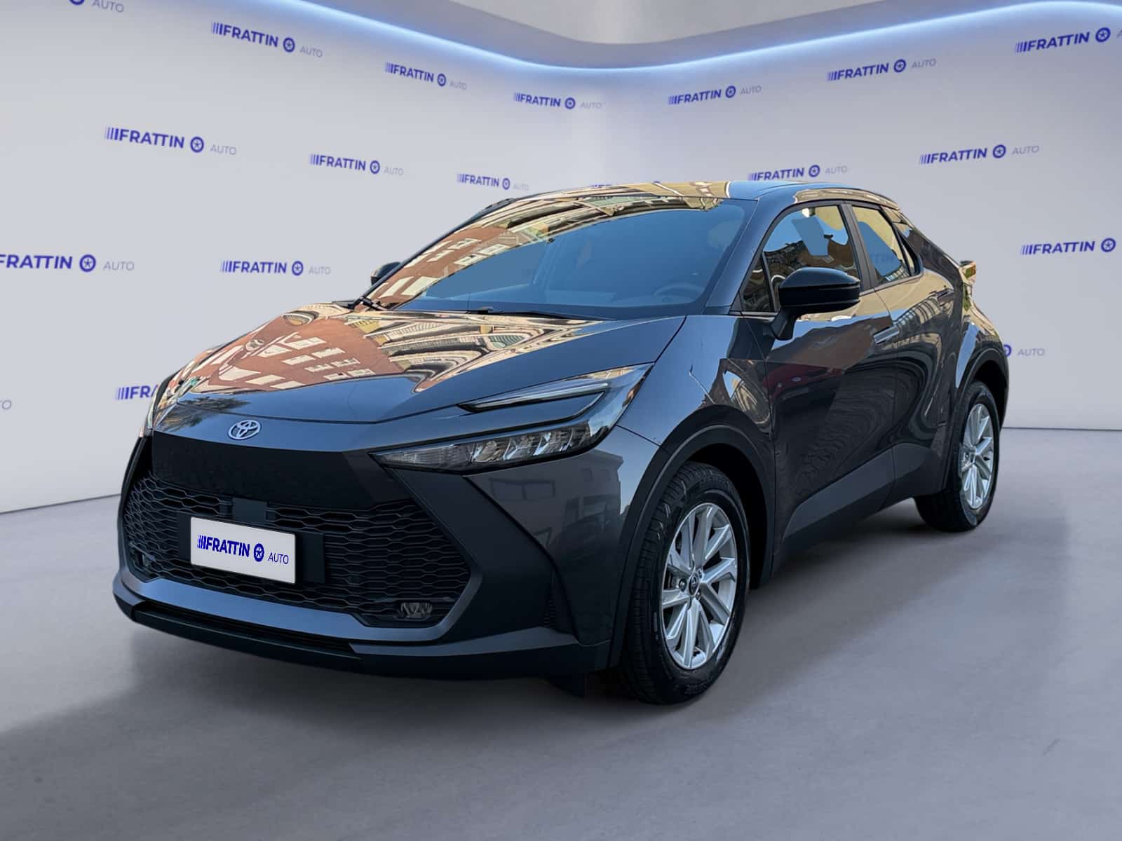 toyota_chr-18-hv-active_262597_0001