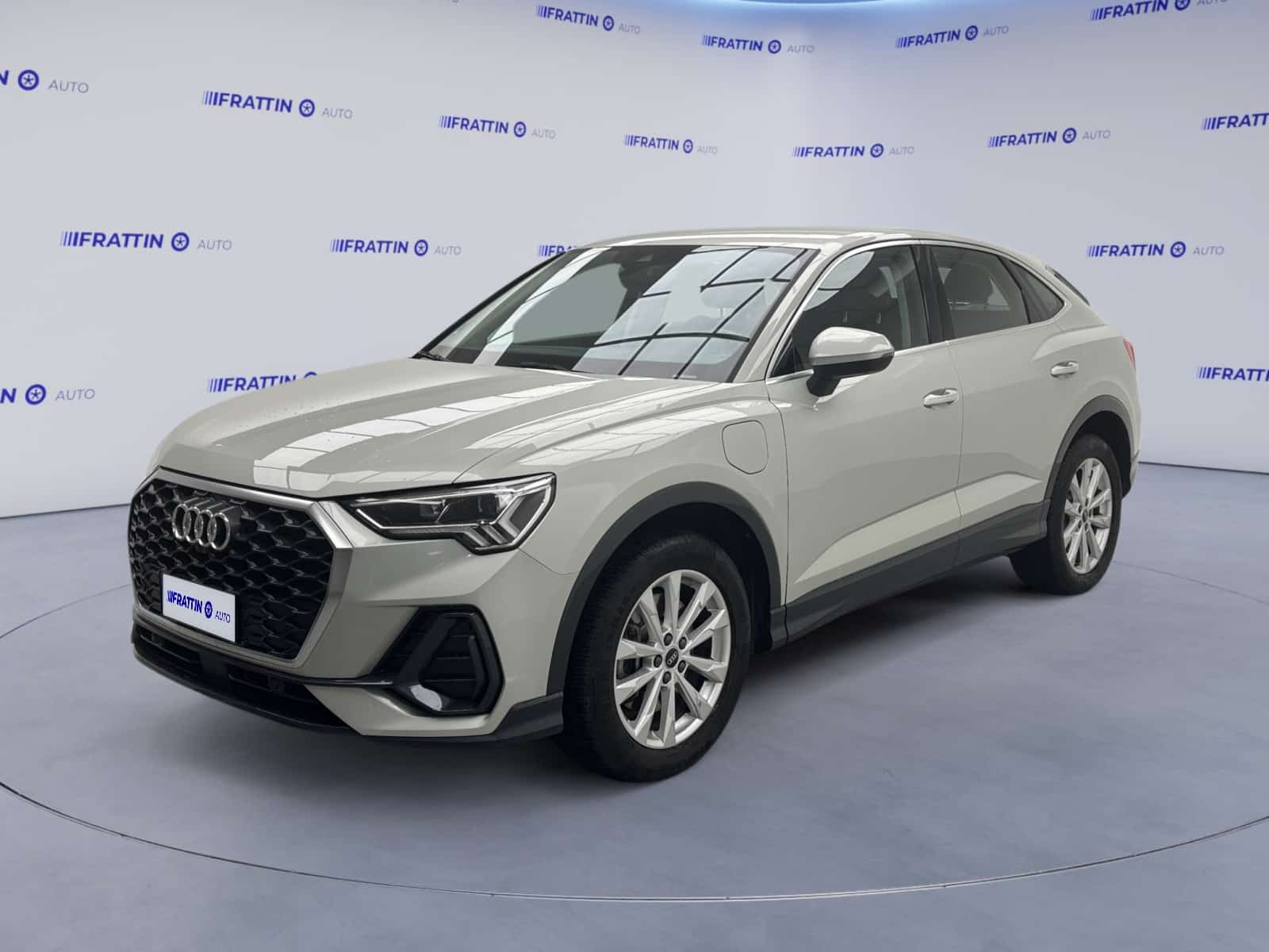 audi_q3-spb-45-tfsi-e-s-tronic-business-plus_264925_0001