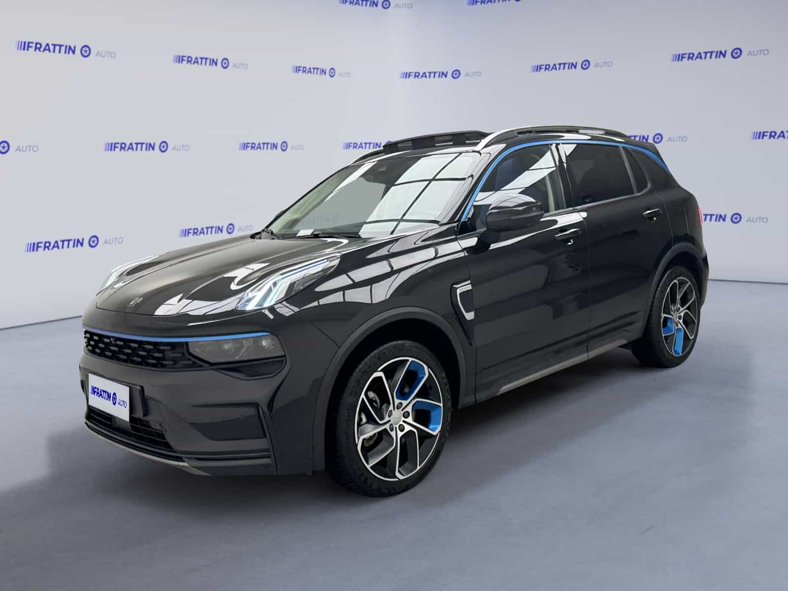 lynkco_01-phev_263300_0001
