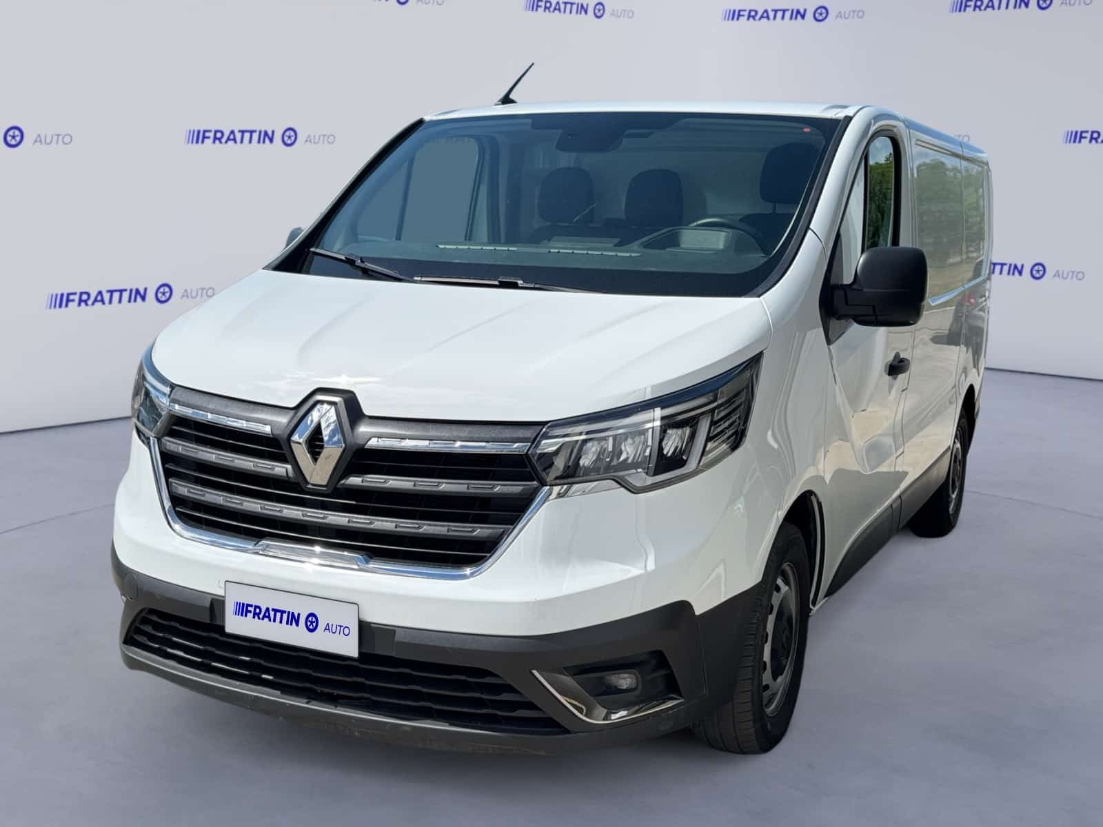 renault_trafic-t27-20-dci-150cv-pctn-furgone-start_264049_0001-1