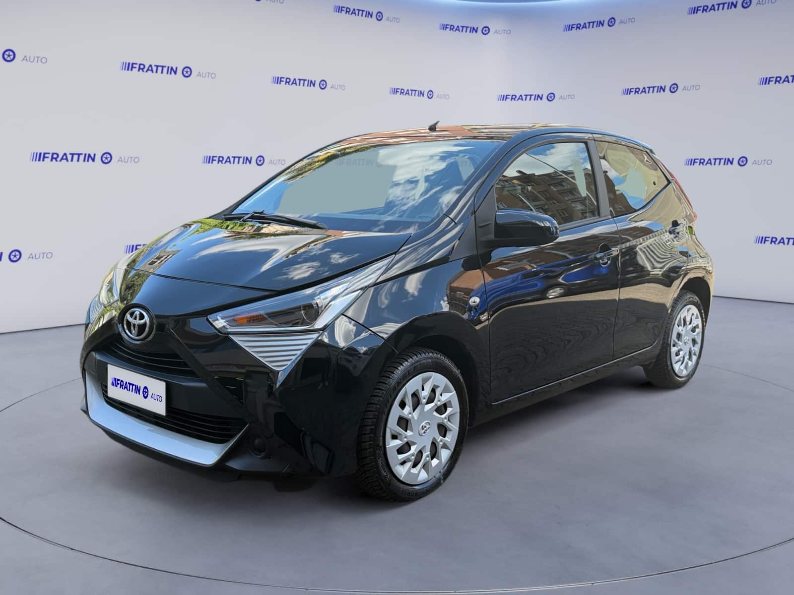 toyota_aygo-connect-10-vvti-72-cv-5-porte-xcool-mmt_264956_0001-1