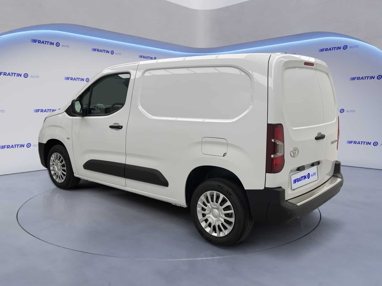 toyota_proace-city-15d-100-cv-ss-pc-4p-comfort_262635_0001