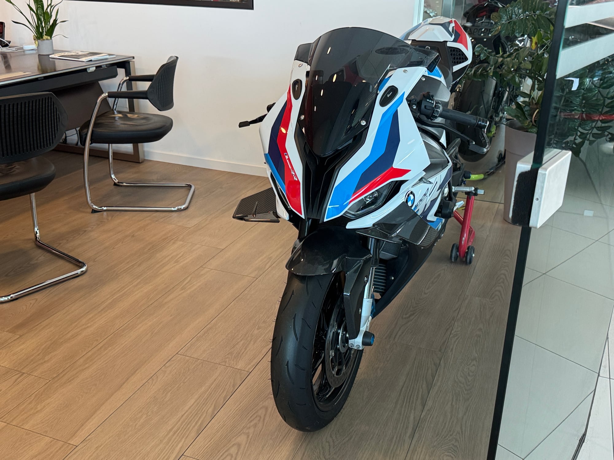 bmw_m-1000-rr_262268_0001